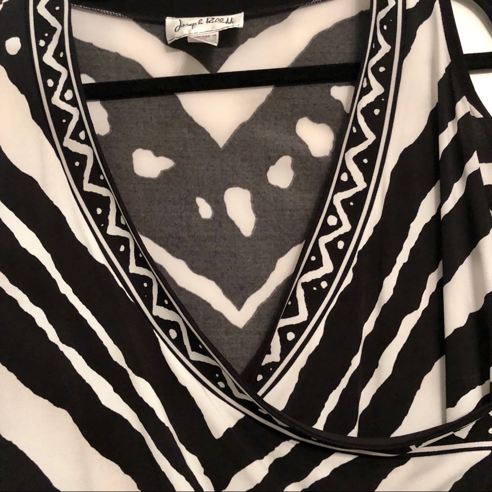 Joseph Ribkoff Cold Shoulder Top - Picture 4 of 5